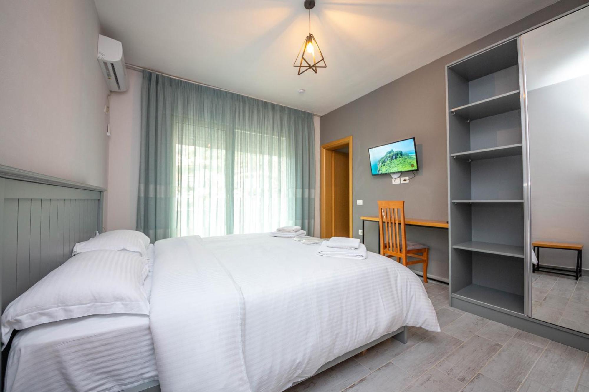 Aerial Hotel & Spa Vlore Exterior photo