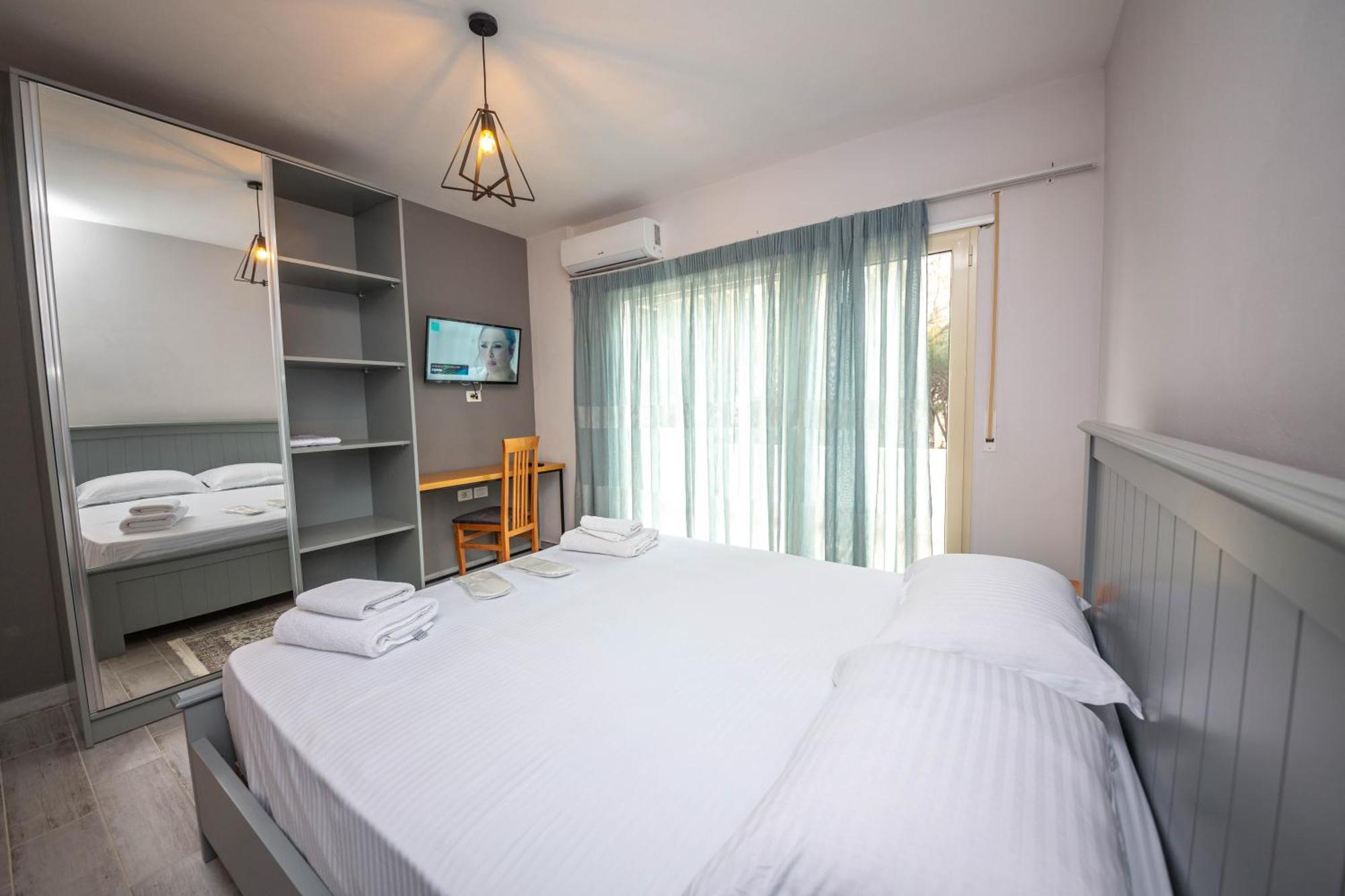 Aerial Hotel & Spa Vlore Exterior photo